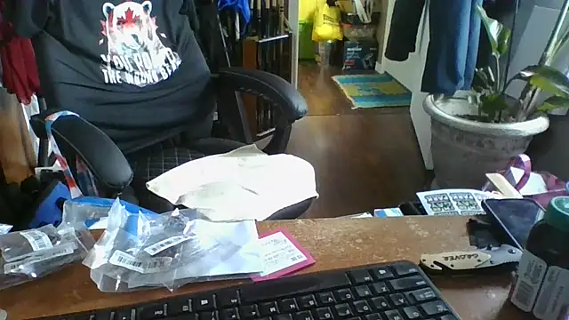 Daremeknot online show from April 1, 2:47 pm