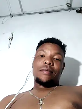 Snapshot of hugo3918_ chatting on September 29, 1:59 am hugo3918 online show from September 29, 1:59 am