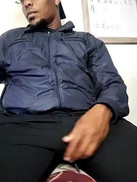 hugo3918  online show from June 5, 1:43 am