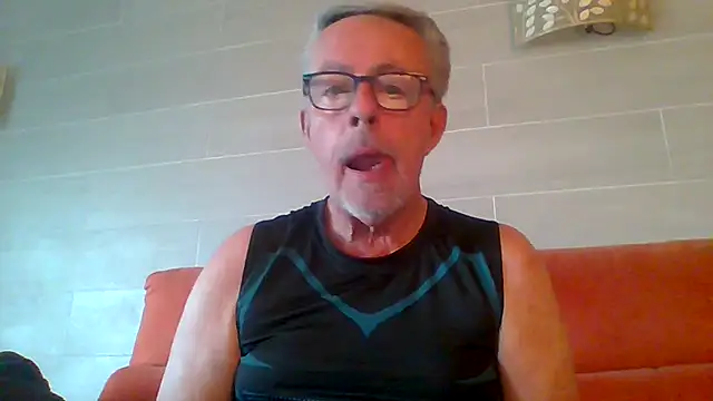 tuggy59 online show from June 16, 5:43 am