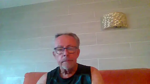 tuggy59 online show from June 15, 5:43 am
