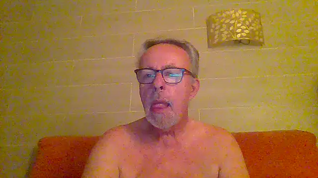 tuggy59 online show from June 24, 4:26 am