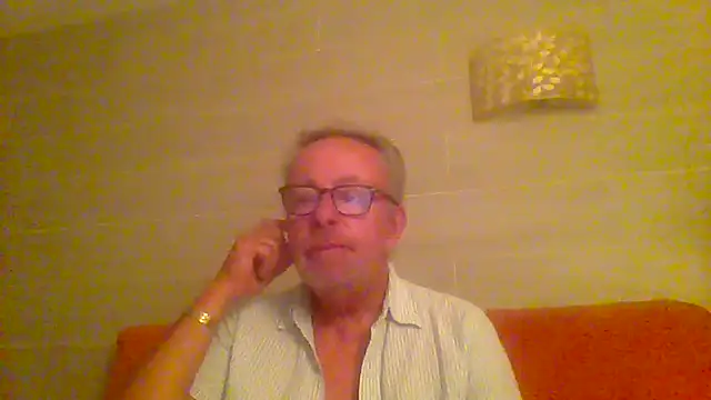 tuggy59 online show from April 21, 4:07 am