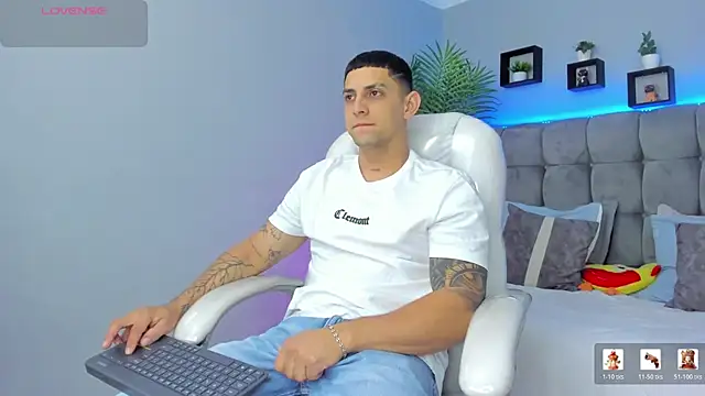 Alex cute77 online show from May 16, 12:58 pm