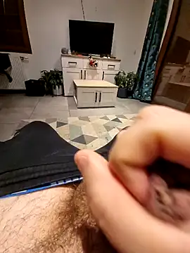 Snapshot of hairydickfr chatting on January 7, 8:26 am hairydickfr online show from January 7, 8:26 am