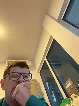 Juliano2289 online show from April 18, 4:52 pm