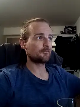 Snapshot of Happy_Michal chatting on October 7, 6:12 pm Happy Michal online show from October 7, 6:12 pm