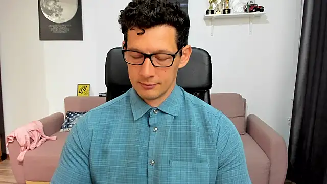 BrutusK08 online show from April 30, 6:42 am