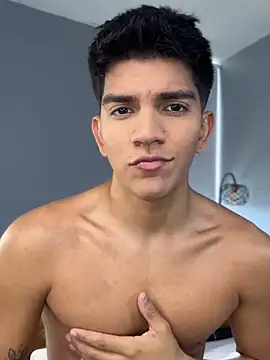 Snapshot of santiago_01 chatting on October 8, 7:29 pm santiago 01 online show from October 8, 7:29 pm