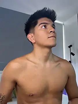 santiago 01 online show from April 20, 9:28 pm