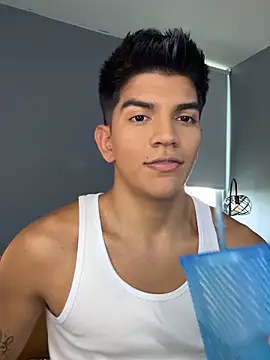 Snapshot of santiago_01 chatting on September 28, 8:40 pm santiago 01 online show from September 28, 8:40 pm