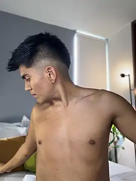 santiago 01 online show from April 28, 9:19 pm