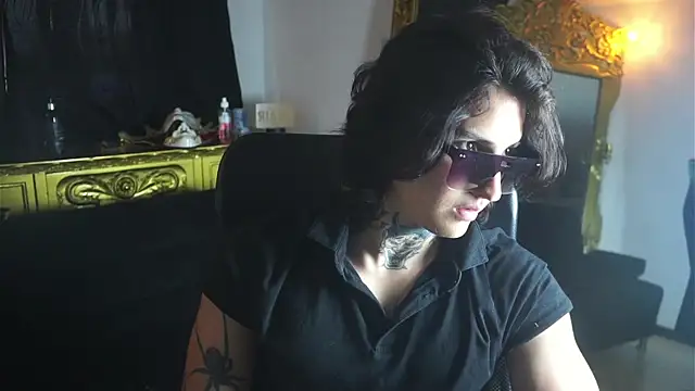 Snapshot of dantecoppolaa_ chatting on February 11, 9:46 pm dantecoppolaa online show from February 11, 9:46 pm