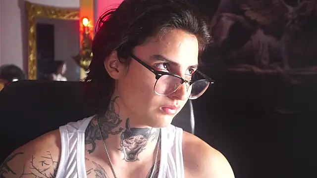 Snapshot of dantecoppolaa_ chatting on March 18, 9:54 pm dantecoppolaa online show from March 18, 9:54 pm