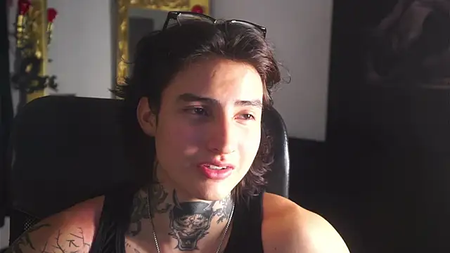 Snapshot of dantecoppolaa_ chatting on March 12, 11:01 pm dantecoppolaa online show from March 12, 11:01 pm