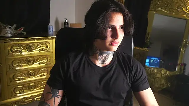 Snapshot of dantecoppolaa_ chatting on January 20, 2:11 am dantecoppolaa online show from January 20, 2:11 am