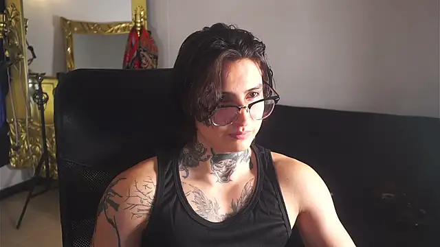 Snapshot of dantecoppolaa_ chatting on February 25, 8:30 pm dantecoppolaa online show from February 25, 8:30 pm