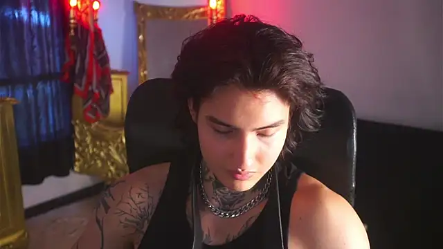 Snapshot of dantecoppolaa_ chatting on March 2, 6:46 pm dantecoppolaa online show from March 2, 6:46 pm