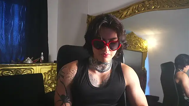 Snapshot of dantecoppolaa_ chatting on February 16, 6:43 pm dantecoppolaa online show from February 16, 6:43 pm