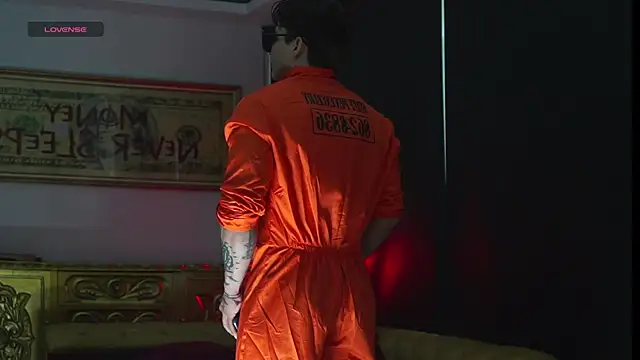 dantecoppolaa  online show from October 30, 10:33 pm