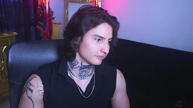 Snapshot of dantecoppolaa_ chatting on March 4, 2:21 pm dantecoppolaa online show from March 4, 2:21 pm