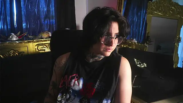 Snapshot of dantecoppolaa_ chatting on January 10, 5:45 pm dantecoppolaa online show from January 10, 5:45 pm