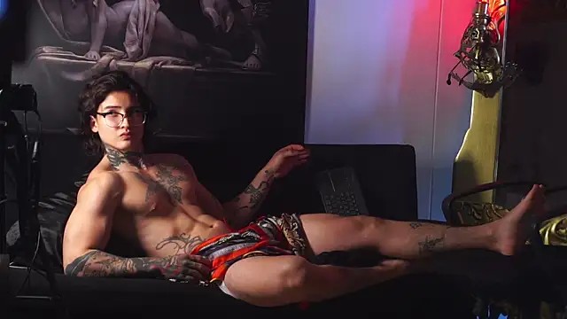 Snapshot of dantecoppolaa_ chatting on March 19, 8:43 pm dantecoppolaa online show from March 19, 8:43 pm