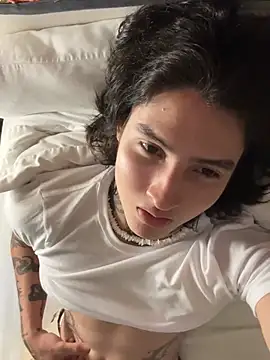 Snapshot of dantecoppolaa_ chatting on January 26, 4:41 pm dantecoppolaa online show from January 26, 4:41 pm