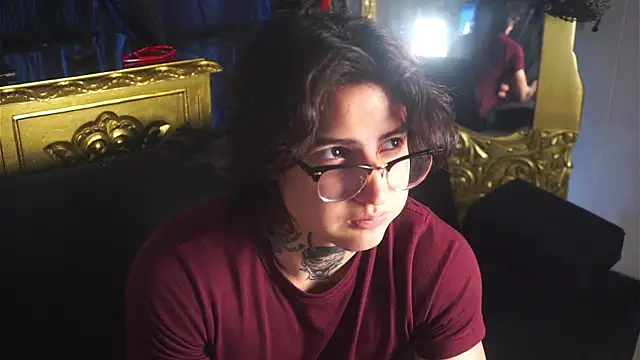 Snapshot of dantecoppolaa_ chatting on March 6, 2:18 pm dantecoppolaa online show from March 6, 2:18 pm