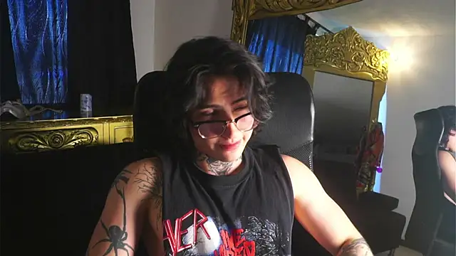 Snapshot of dantecoppolaa_ chatting on December 31, 7:18 pm dantecoppolaa online show from December 31, 7:18 pm
