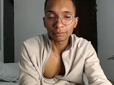 Snapshot of Aaronblack1_ chatting on December 30, 3:25 am Aaronblack1 online show from December 30, 3:25 am