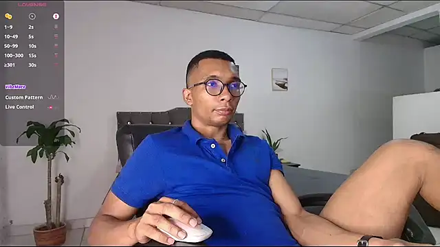 Aaronblack1  online show from June 19, 12:49 am