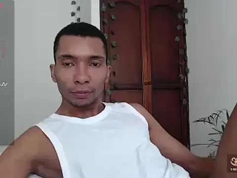 Snapshot of Aaronblack1_ chatting on January 6, 2:14 pm Aaronblack1 online show from January 6, 2:14 pm