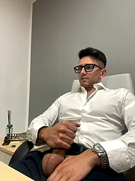 Snapshot of masterboss_ chatting on October 1, 11:58 am masterboss online show from October 1, 11:58 am