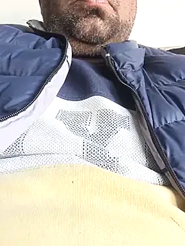 Snapshot of lund_lol chatting on February 17, 6:20 am lund lol online show from February 17, 6:20 am