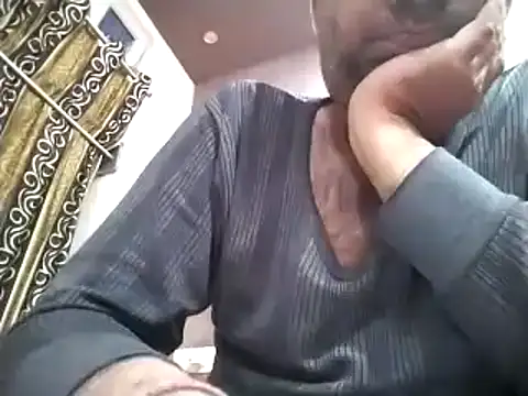 Snapshot of lund_lol chatting on January 28, 5:24 pm lund lol online show from January 28, 5:24 pm
