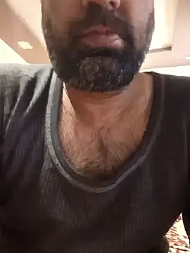 Snapshot of lund_lol chatting on February 15, 6:33 am lund lol online show from February 15, 6:33 am