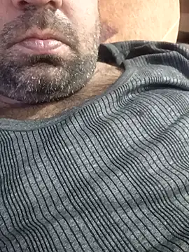 Snapshot of lund_lol chatting on January 29, 5:51 am lund lol online show from January 29, 5:51 am