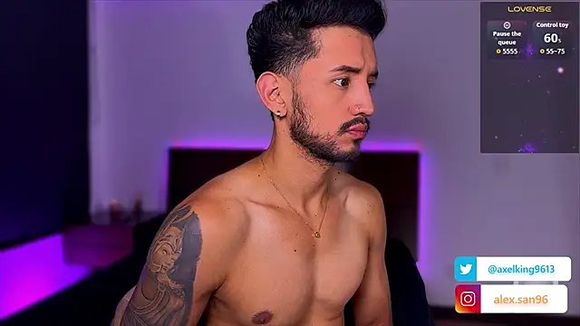 Snapshot of AxelKing1326 chatting on October 17, 11:31 pm AxelKing1326 online show from October 17, 11:31 pm