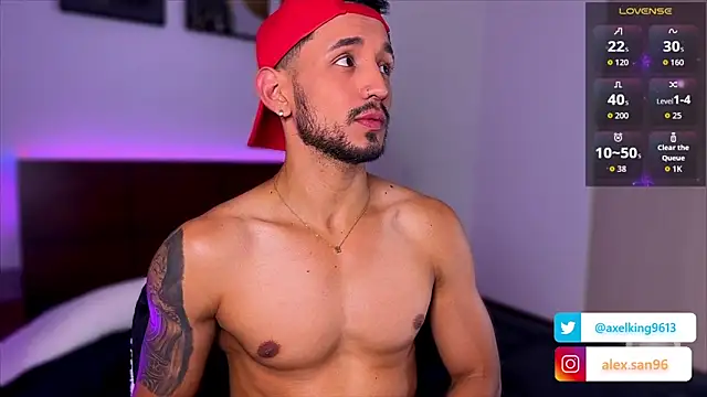 Snapshot of AxelKing1326 chatting on October 23, 12:14 am AxelKing1326 online show from October 23, 12:14 am