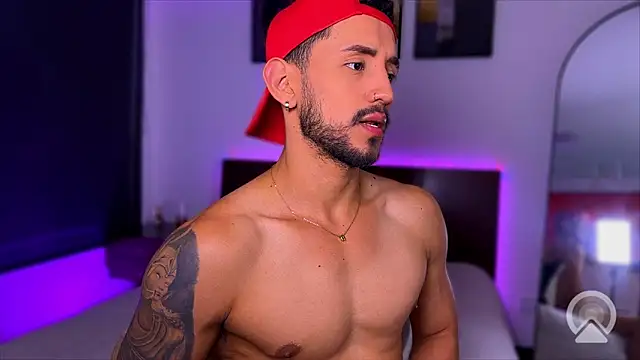 AxelKing1326 online show from December 3, 10:27 pm