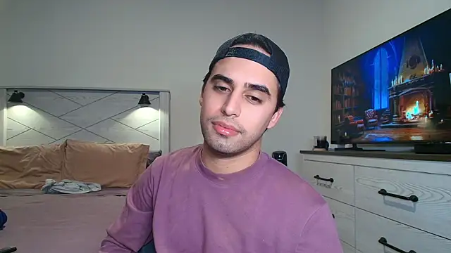 Snapshot of thonylewys chatting on September 30, 1:12 am thonylewys online show from September 30, 1:12 am