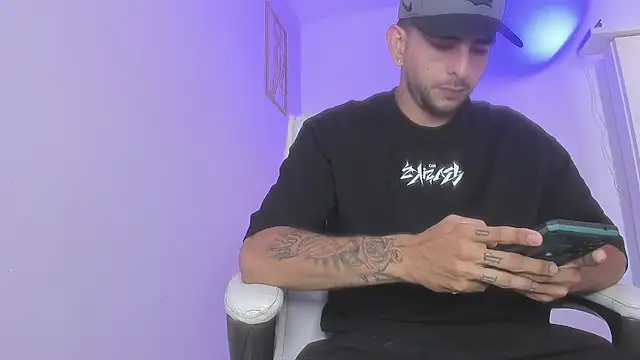 Snapshot of Ethan_mullers chatting on January 19, 6:32 pm Ethan mullers online show from January 19, 6:32 pm