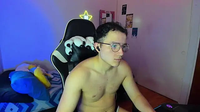 AustinSummerr online show from January 25, 1:30 pm