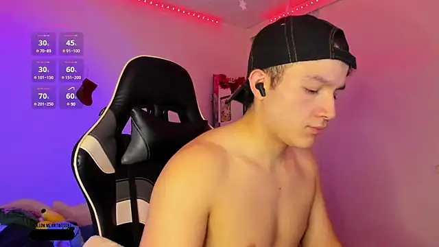AustinSummerr online show from December 31, 12:46 pm