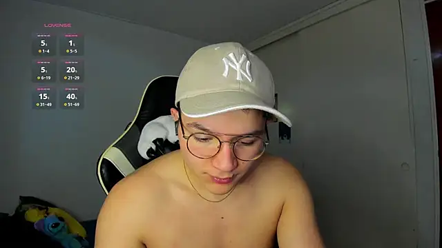 AustinSummerr online show from January 18, 12:57 pm