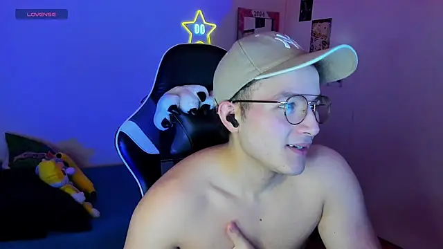 AustinSummerr online show from January 20, 1:32 pm