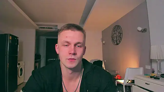 Snapshot of Samuel_Andrew chatting on October 14, 6:09 am Samuel Andrew online show from October 14, 6:09 am