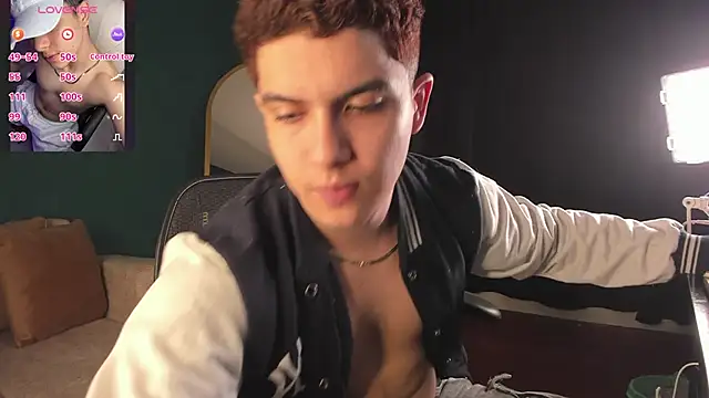 Snapshot of Brat_ chatting on March 13, 7:50 pm Brat online show from March 13, 7:50 pm