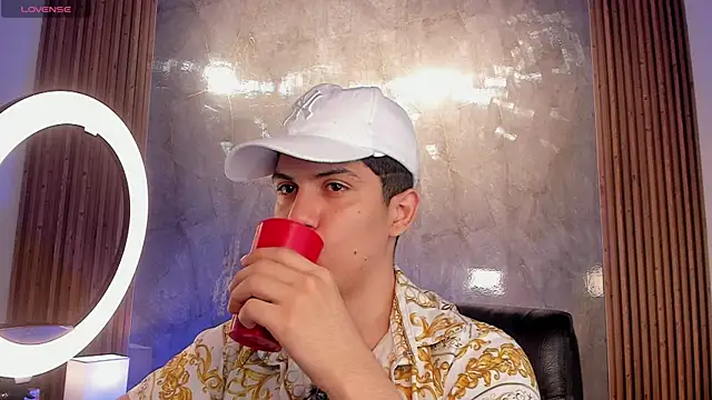 Brat  online show from November 16, 10:01 pm